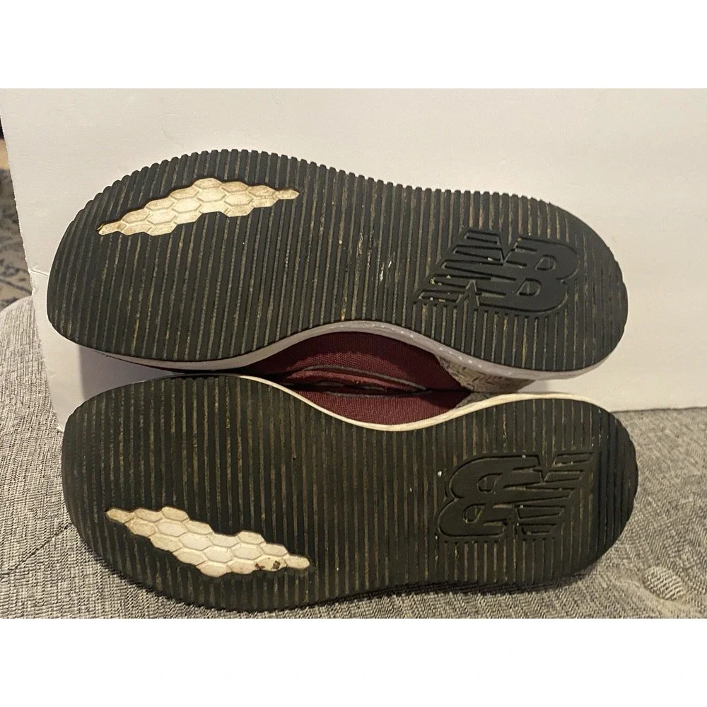 New Balance Fresh Foam X70‎ Sneaker women's size 8 Burgundy Suede